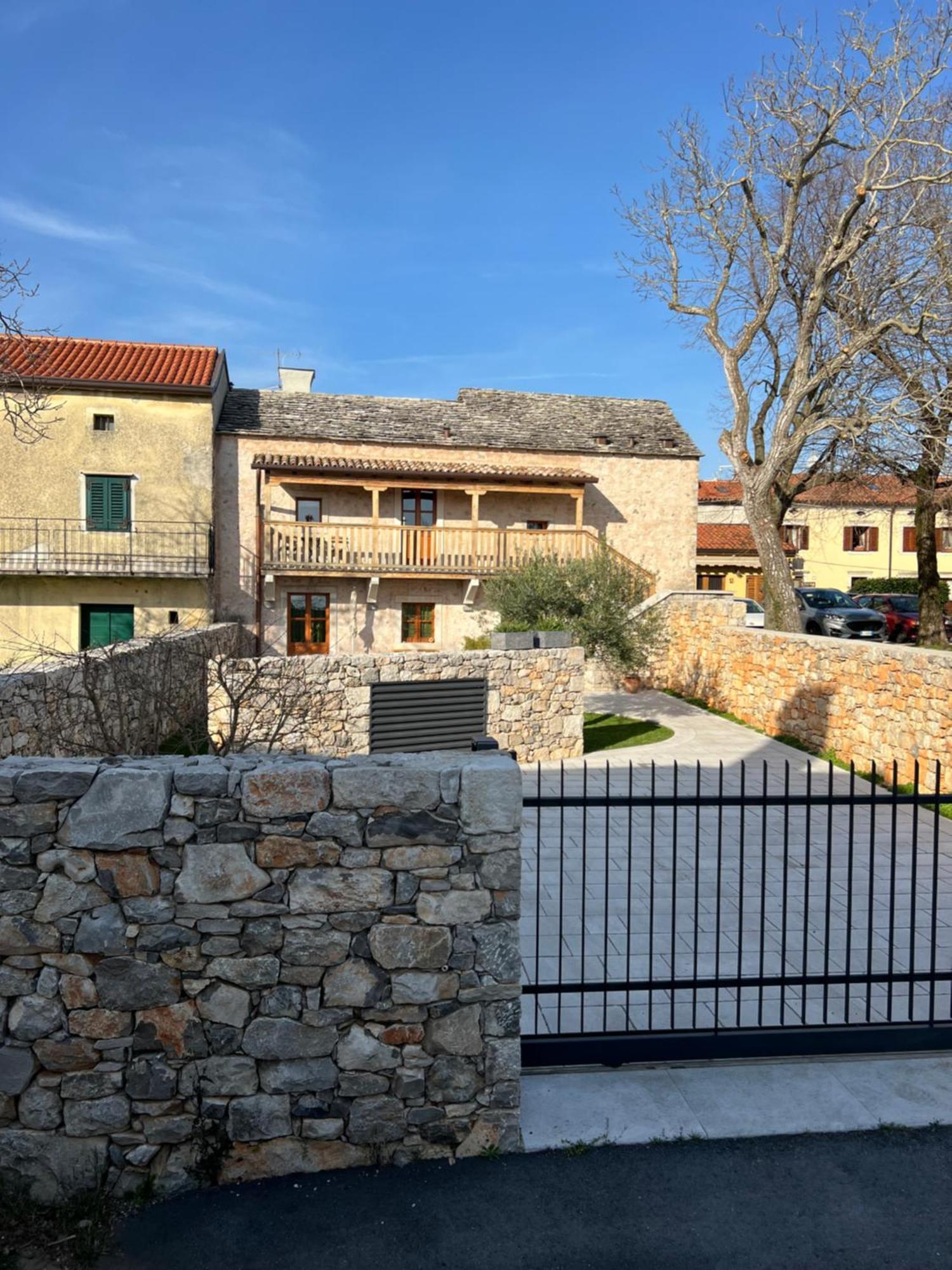 Appartamenti Minerva San Pelagio Exterior photo